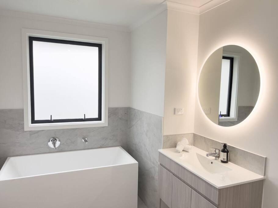 Rotorua Sunshine Brand New 4 Bedroom House Buitenkant foto